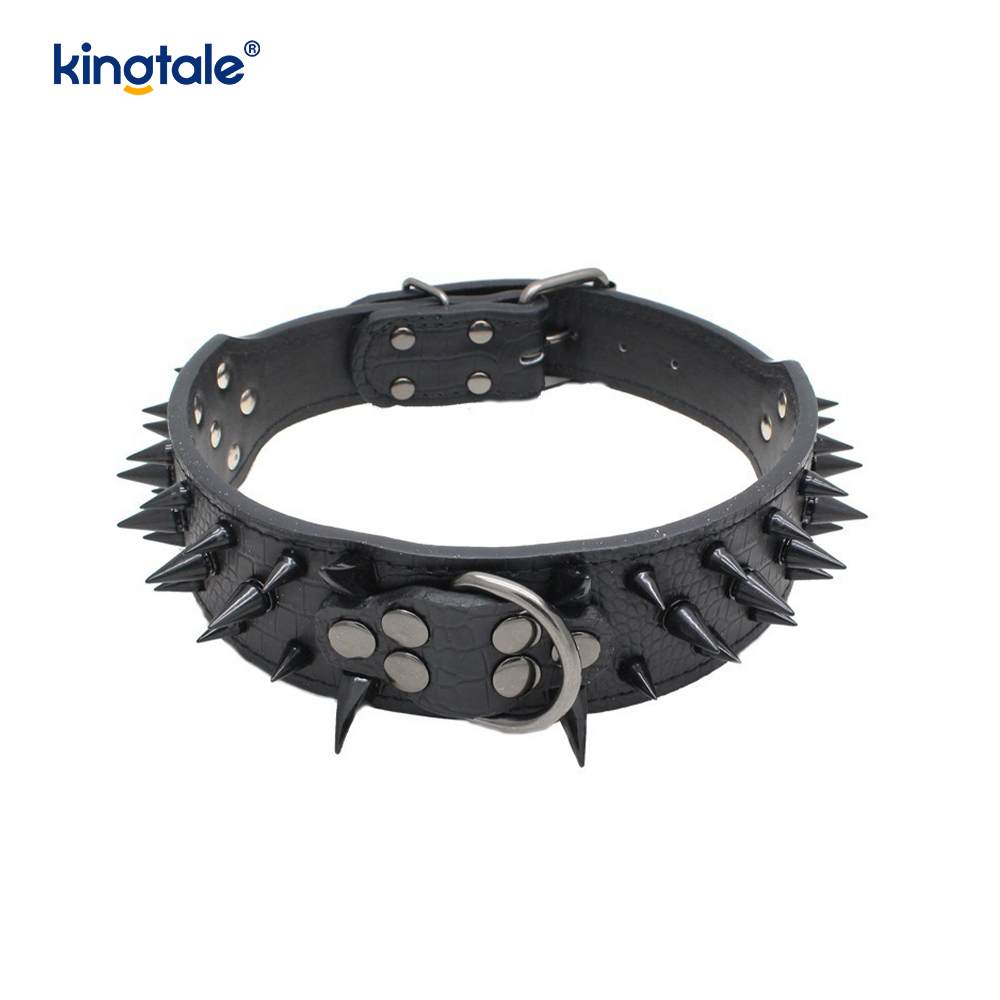 Scharfes Hundehalsband mit Spikes und Nieten. Stilvolle Hundehalsbänder aus Leder